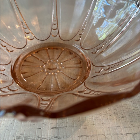 Vintage Pink Art Deco Glass Bowl - Picture 4 of 6